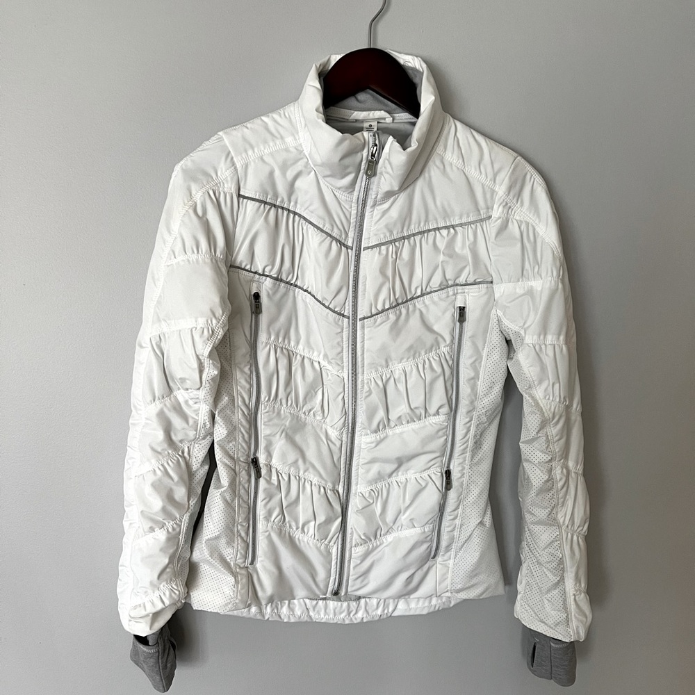 Lululemon Jacket 🤍 size 4🤍